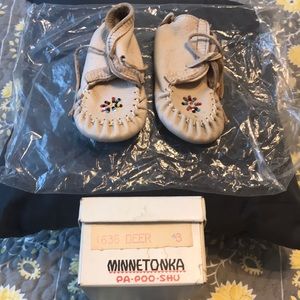 Genuine Vintage Minnetonka Deerskin Moccasins